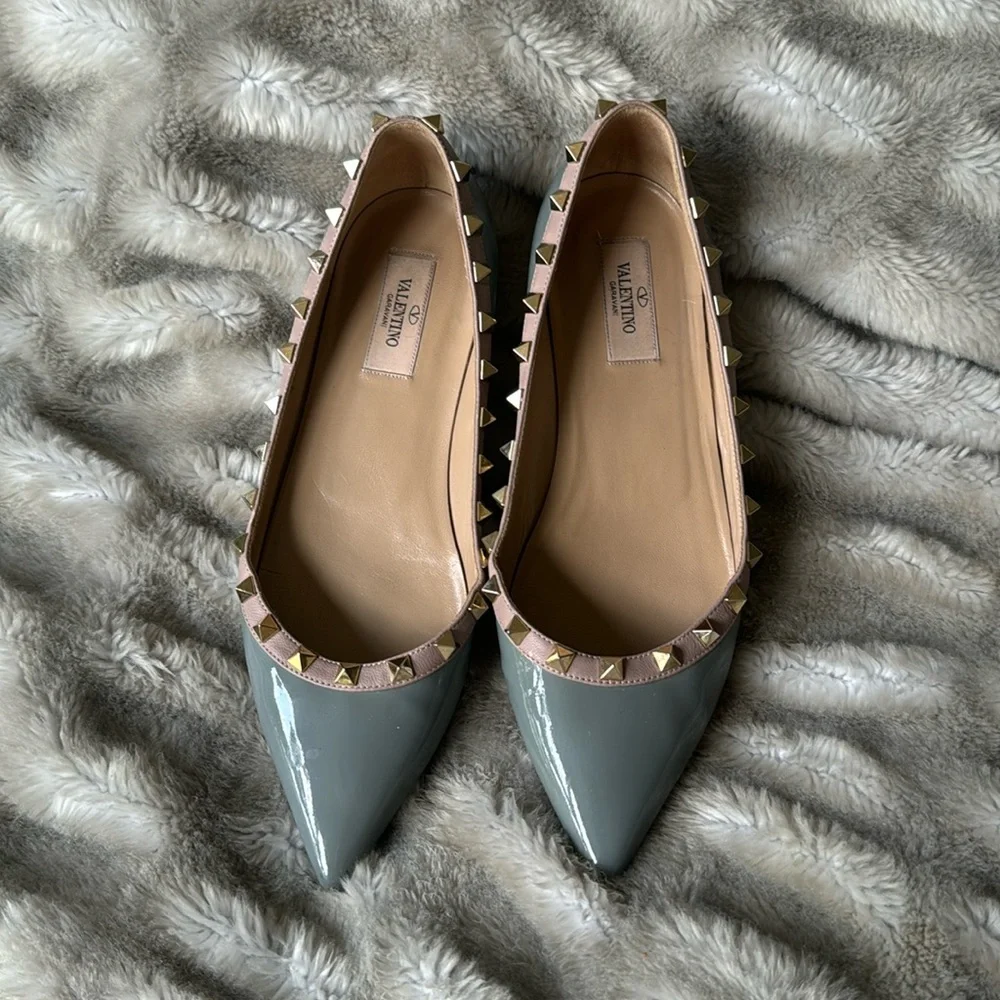 Valentino Rockstud Flats - Picture 1 of 9